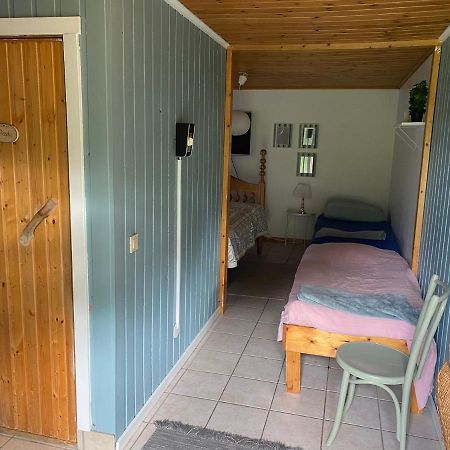 Gaeststuga I Loefsaeng Hajstorp Toreboda Ngoại thất bức ảnh