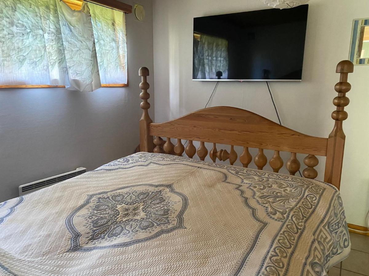 Gaeststuga I Loefsaeng Hajstorp Toreboda Ngoại thất bức ảnh