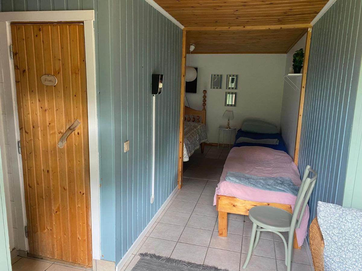 Gaeststuga I Loefsaeng Hajstorp Toreboda Ngoại thất bức ảnh